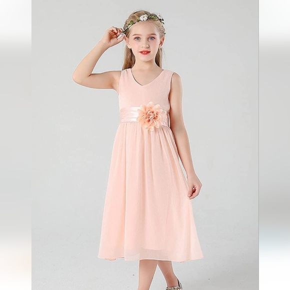 Peach Girls size 4 Dress with Flower - Picture 1 of 8